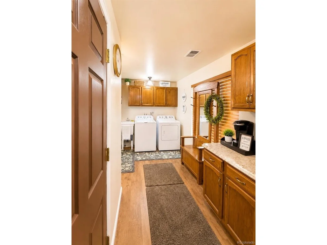 Photo of 470 Lakeview Dr