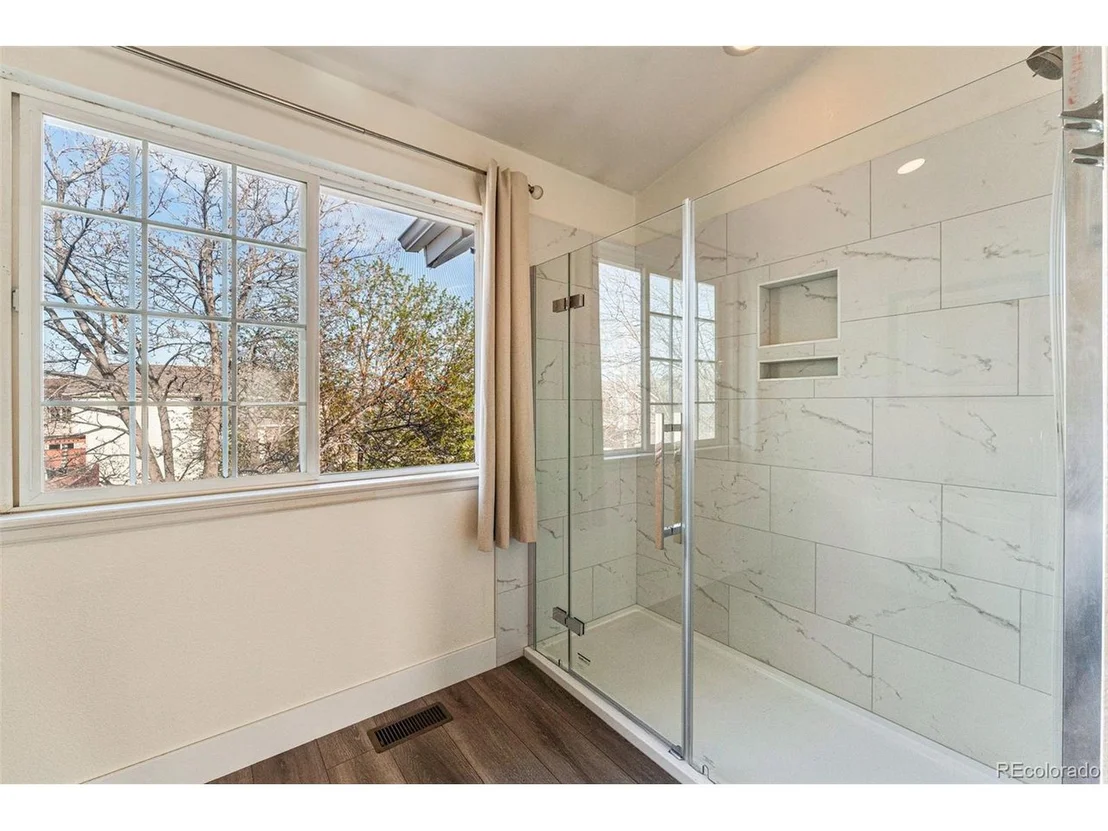 Photo of 321 Driftwood Cir