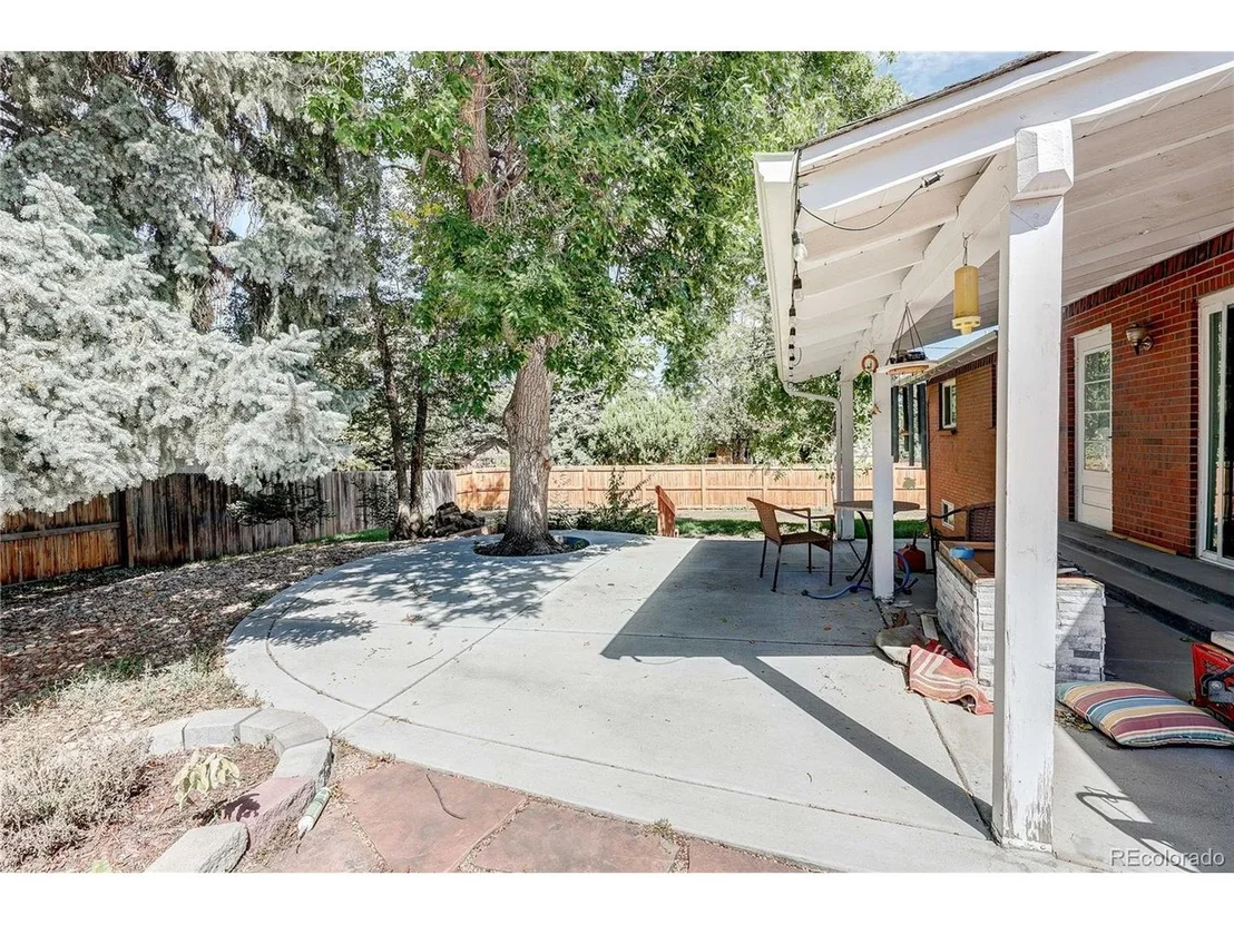 Photo of 3005 Flora Ln