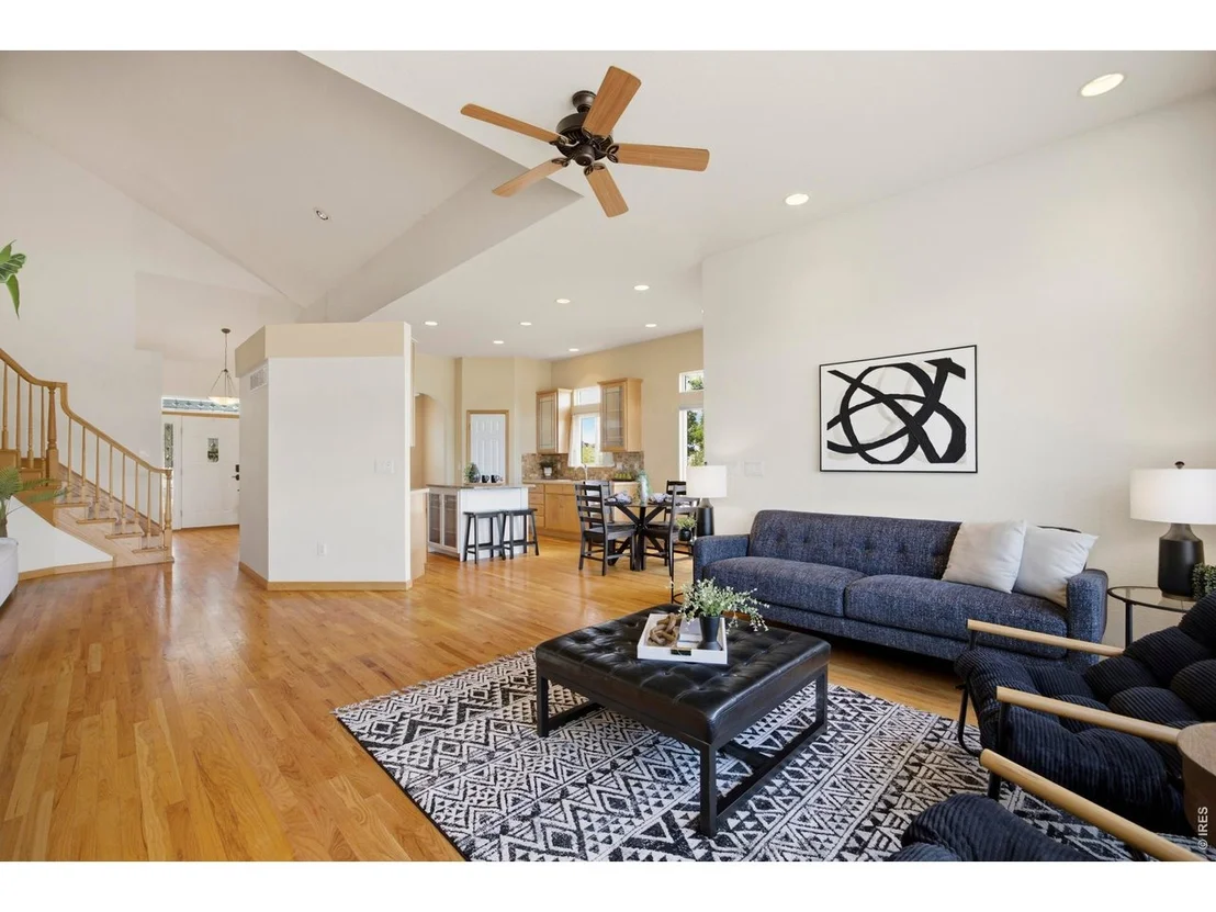 Photo of 535 Lakeside Pl