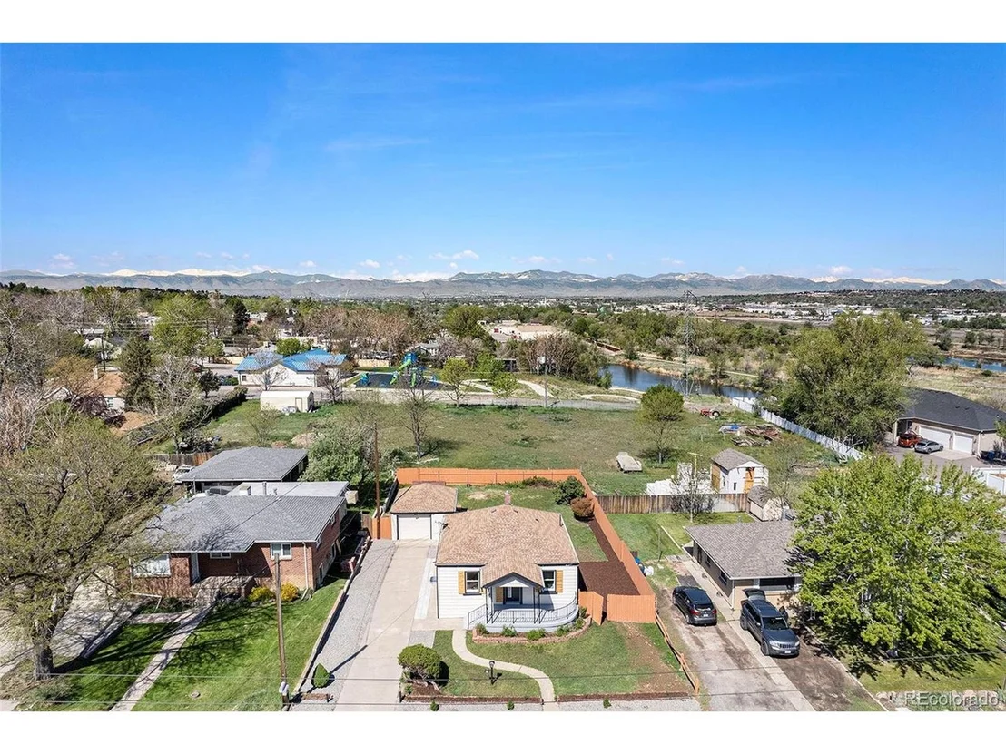 Photo of 5491 Lowell Blvd