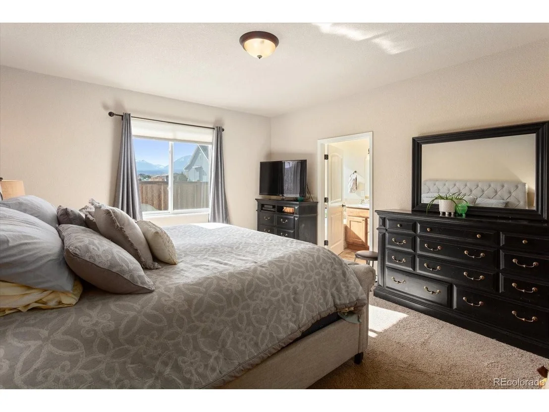 Photo of 210 Cottonwood Cir