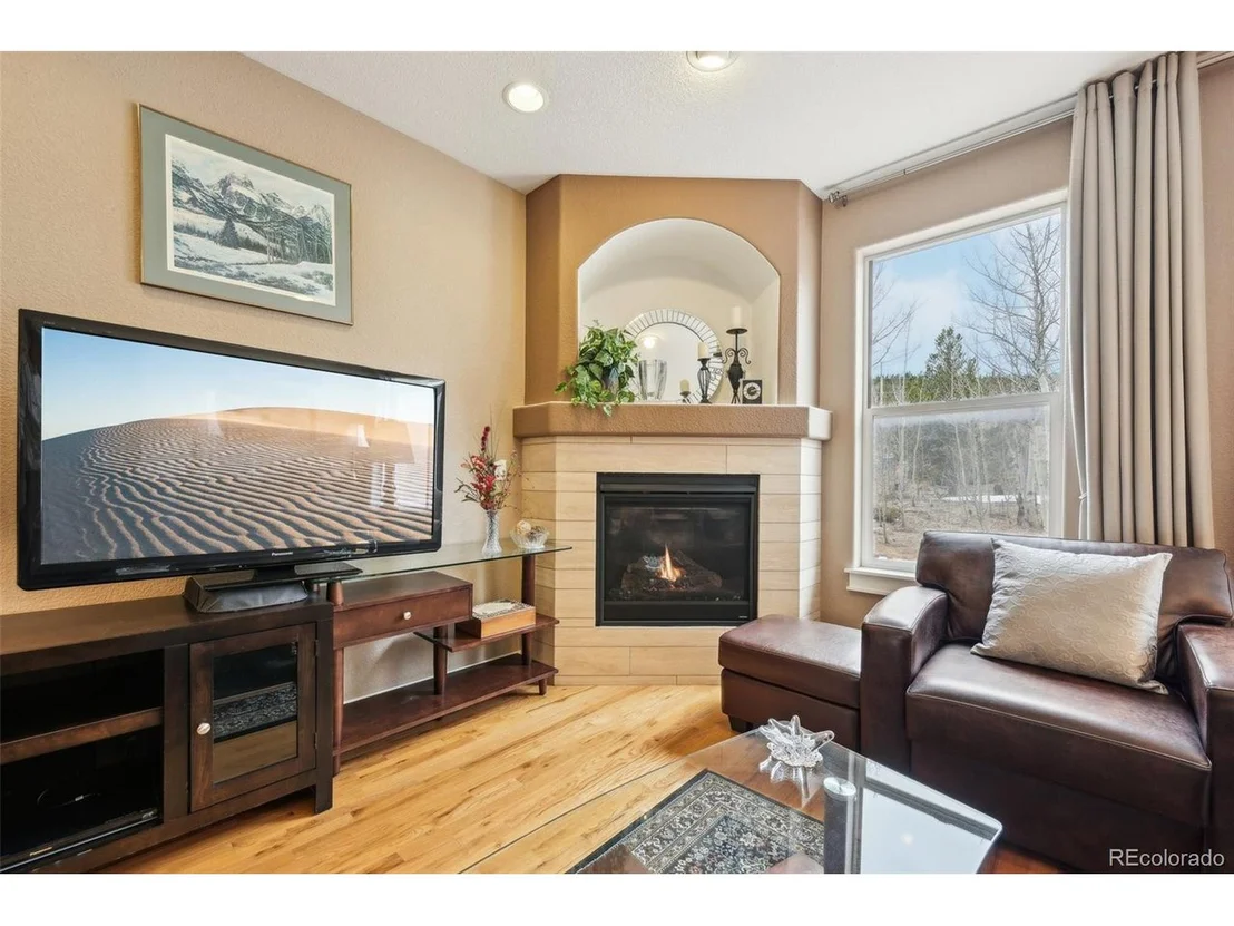 Photo of 873 Vernon Dr