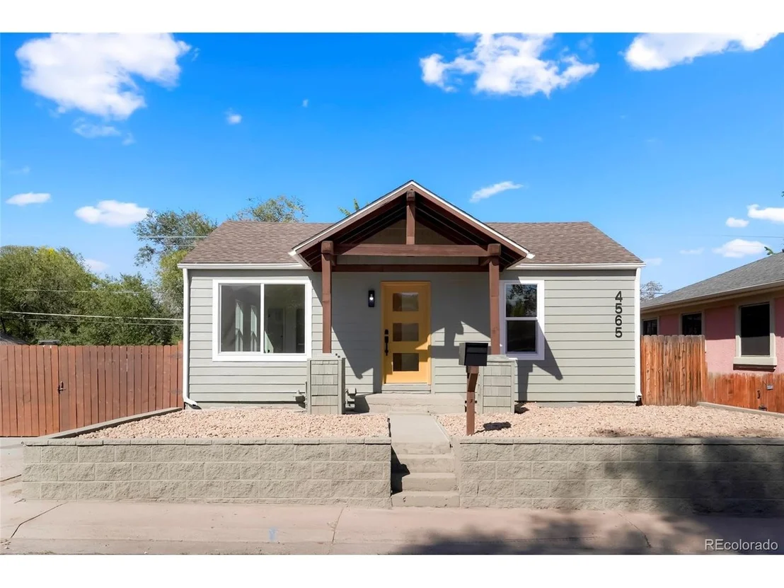Photo of 4565 W Exposition Ave