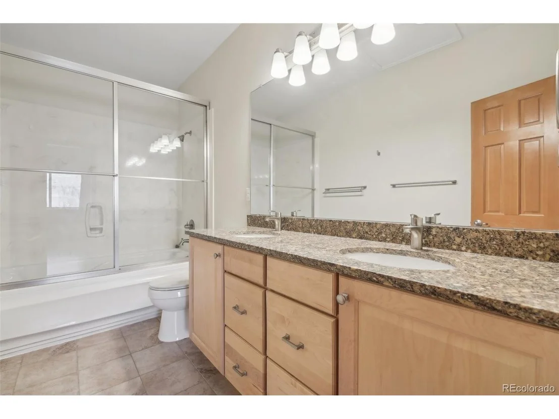 Photo of 722 Elm Cir