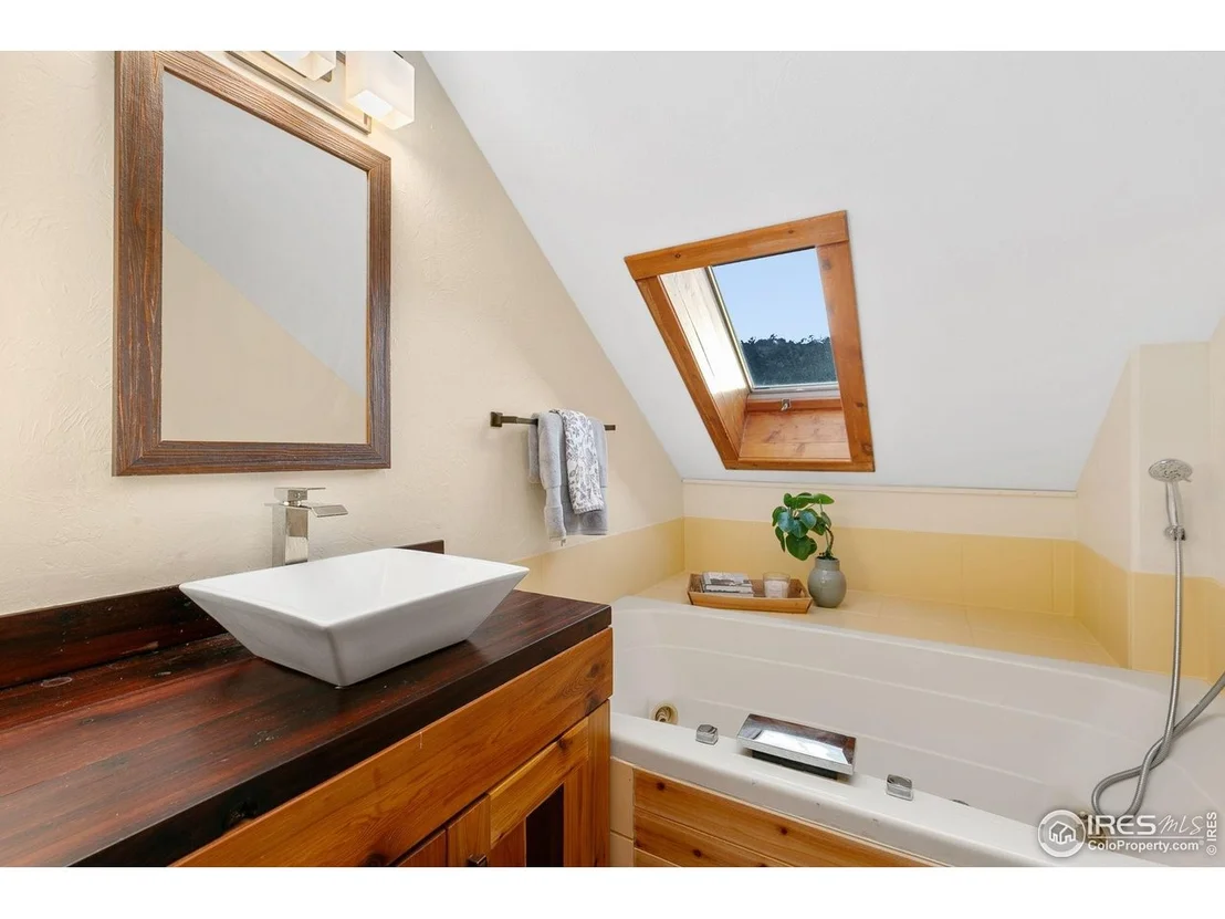 Photo of 344 Snowmass Dr