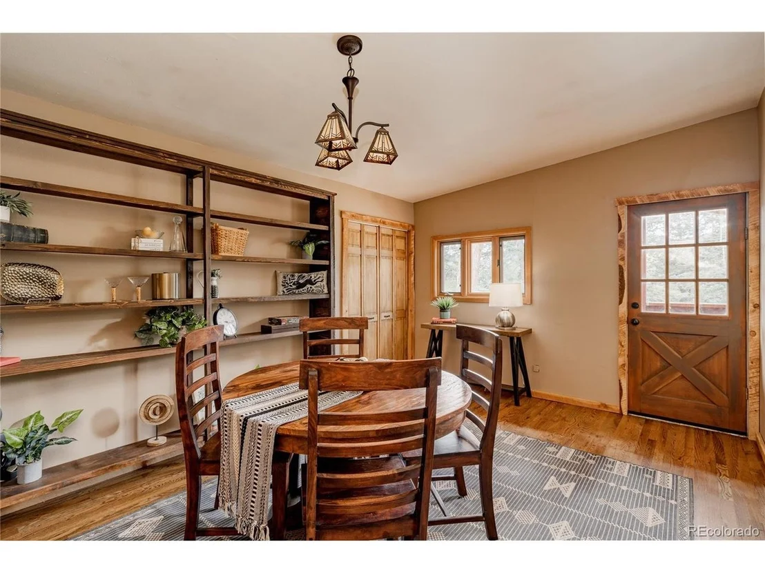 Photo of 297 Circle Dr