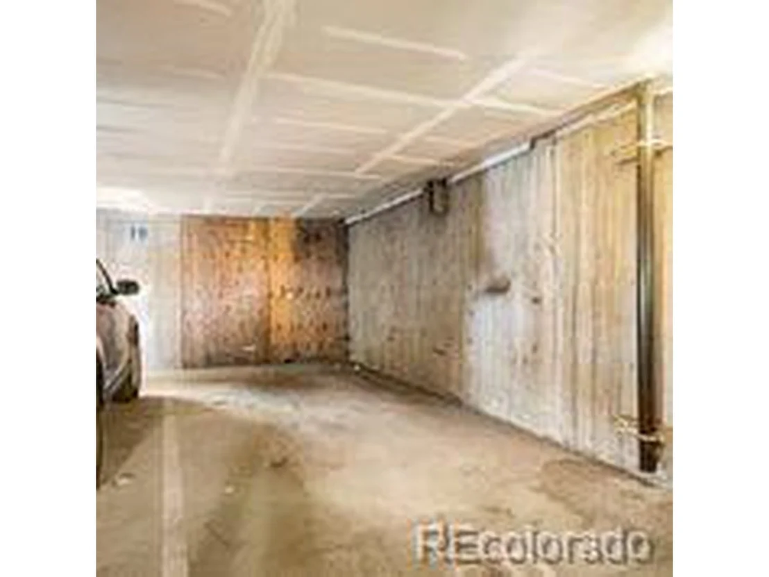 Photo of Unit 20 at 3025 Broadway St
