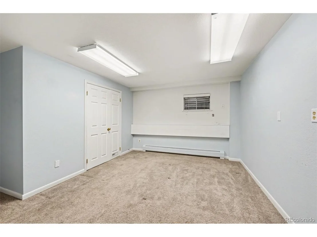 Photo of 327 Maple Dr