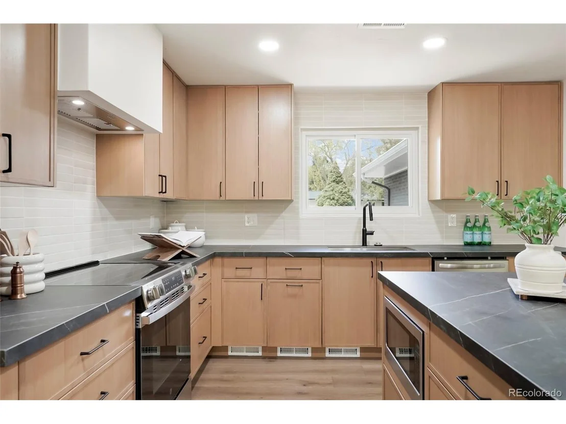 Photo of 3352 Vivian Dr
