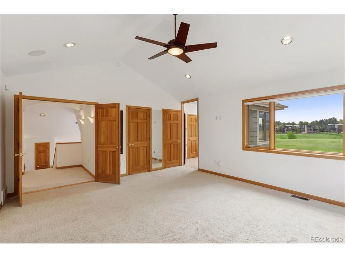 Photo of 990 Utica Cir