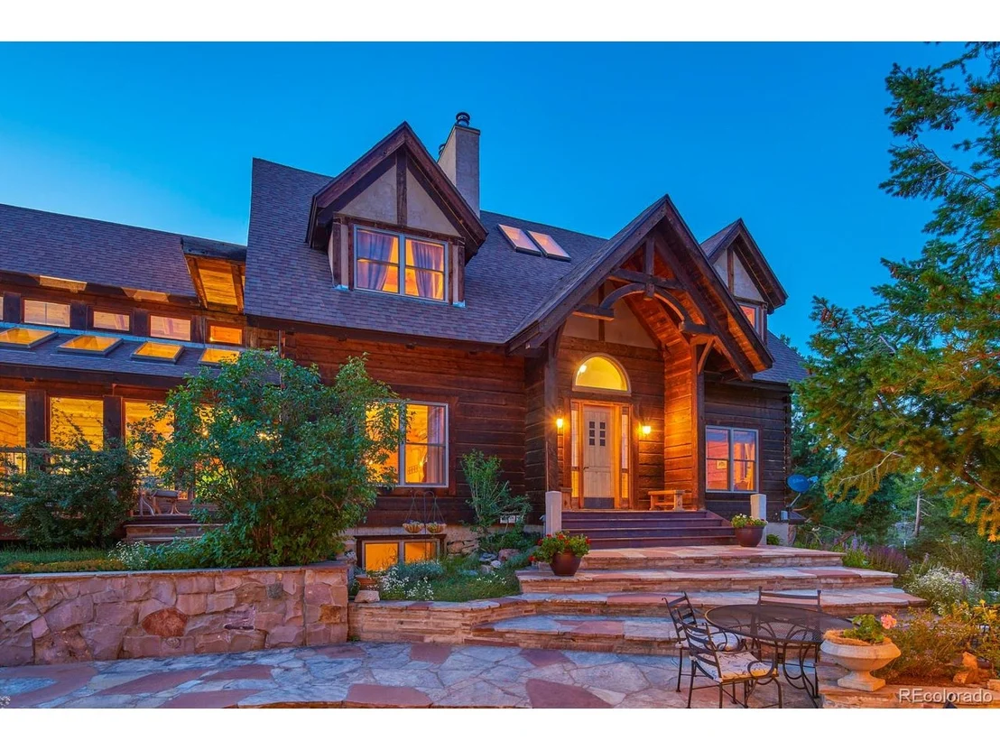 Photo of 2847 Ridge