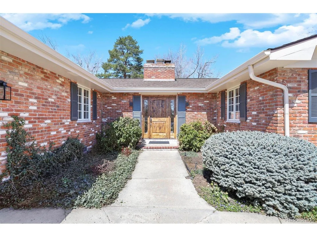 Photo of 255 Mohawk Dr