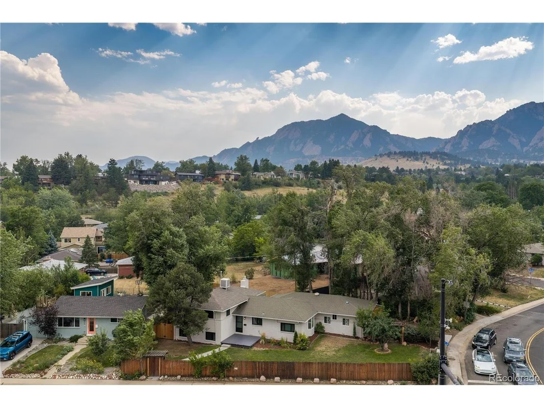 Photo of 315 Harvard Ln