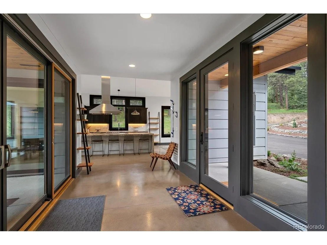 Photo of 32990 Stagecoach Blvd