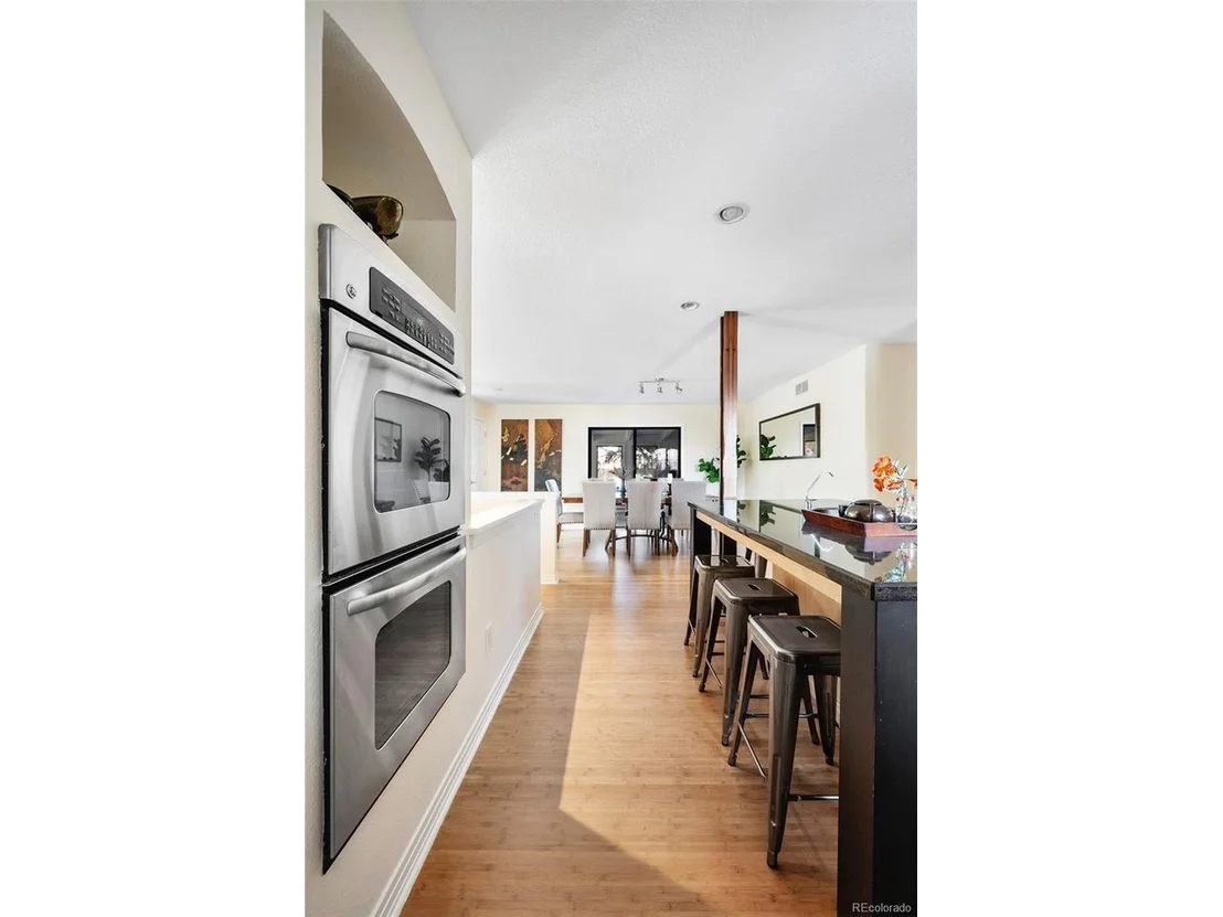 Photo of 6843 Fairview Dr