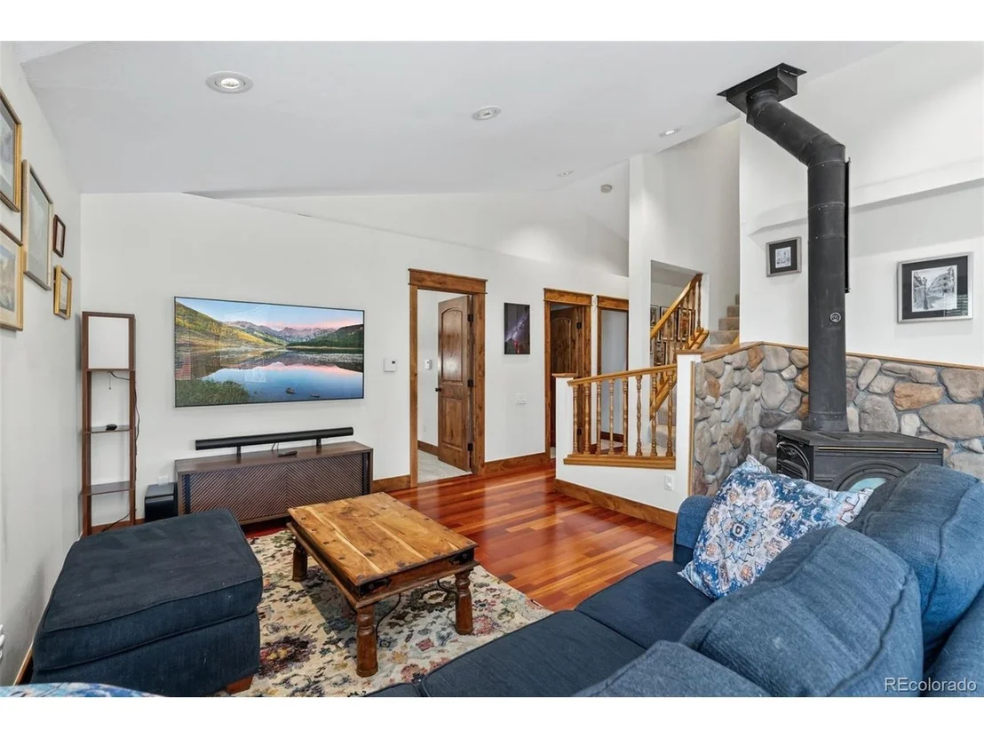 Photo of 54 Lakeview Dr