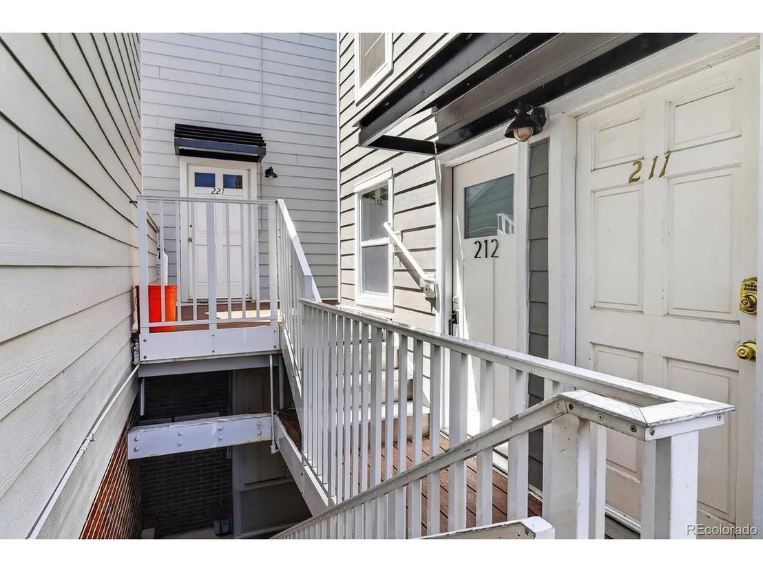 Photo of Unit 212 at 1111 Maxwell Ave