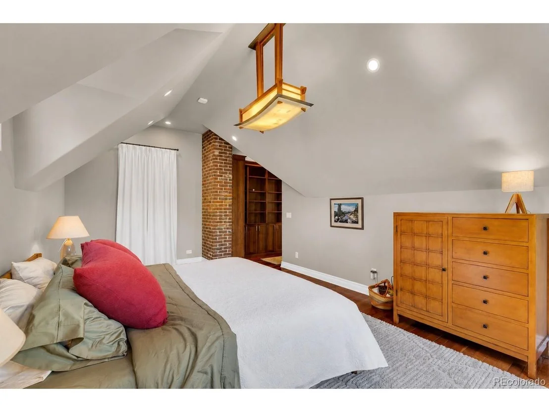 Photo of 520 Colorado Blvd