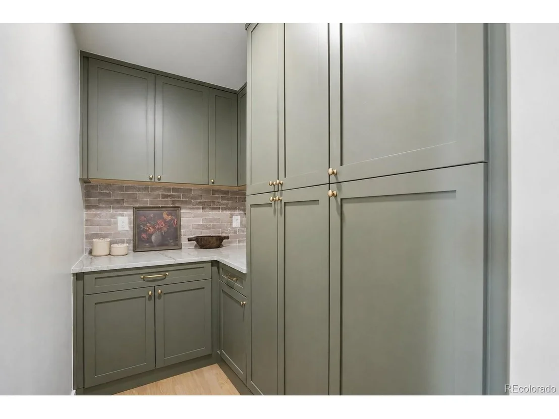 Photo of 5325 Pinehurst Dr