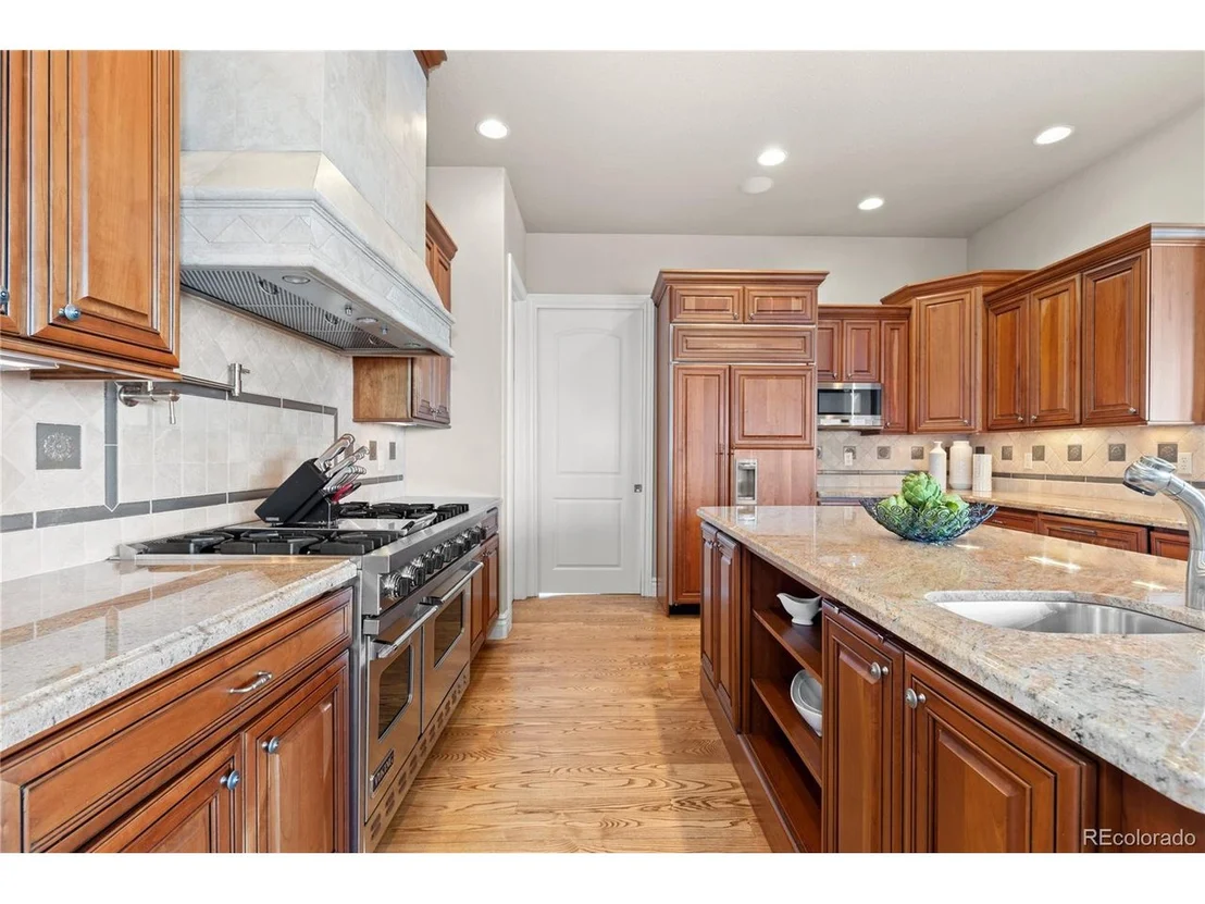 Photo of 8737 Ridgepoint Dr