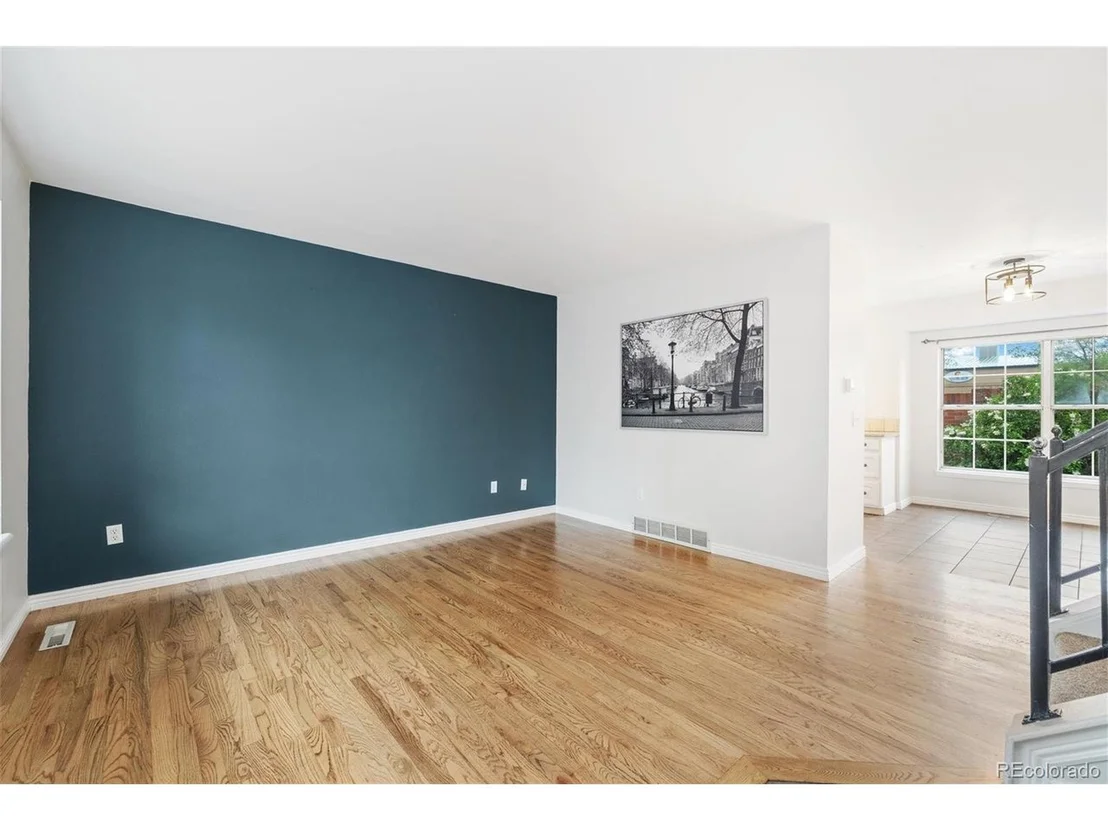 Photo of 325 Mulberry Cir