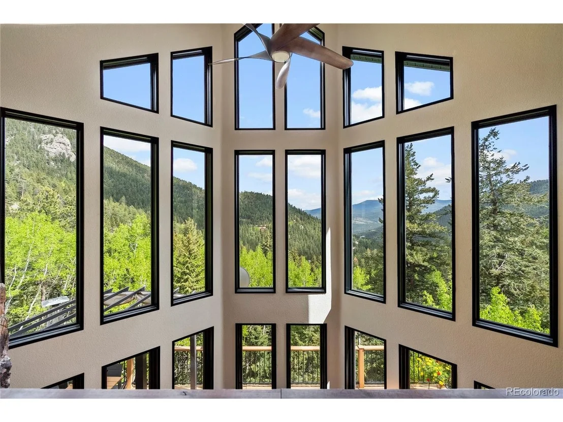 Photo of 1194 Snyder Mountain Rd