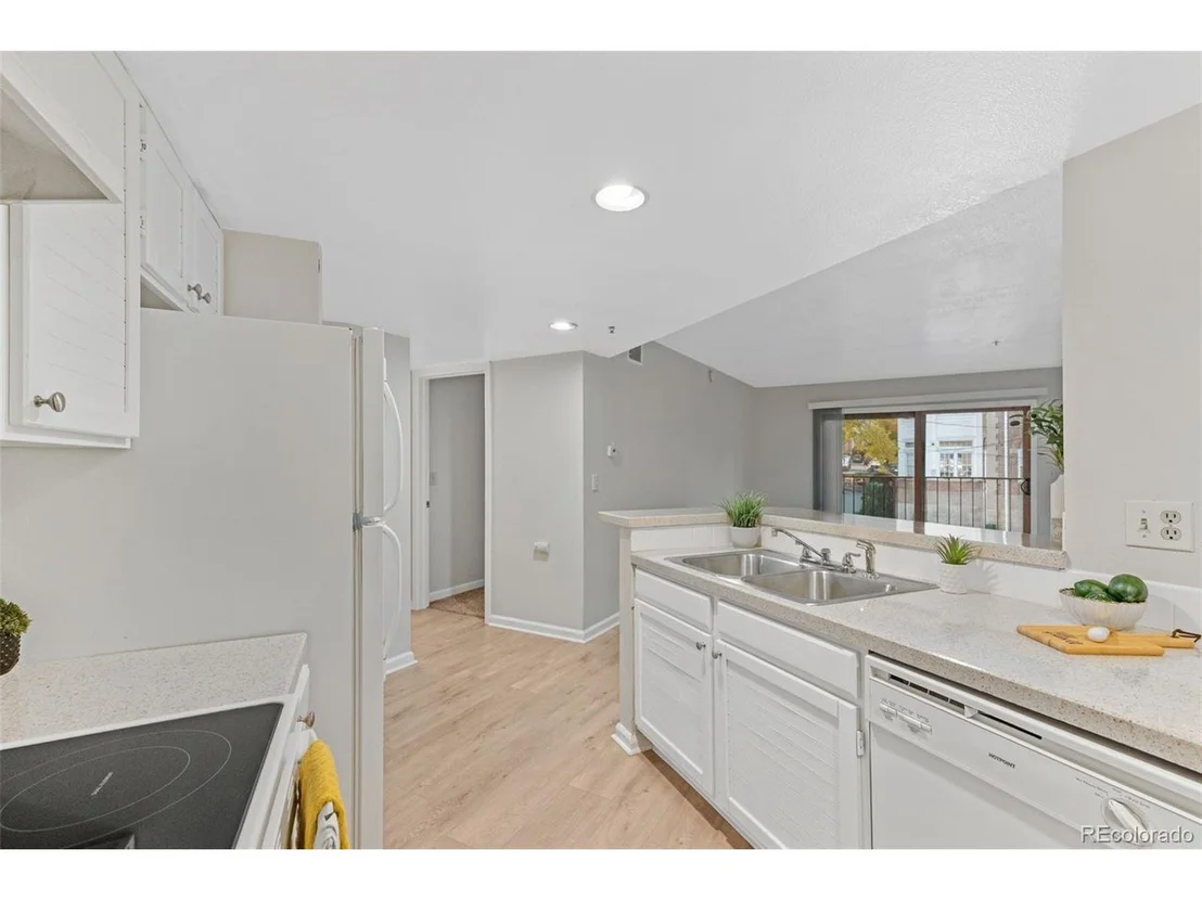 Photo of Unit 11 at 1085 Broadway