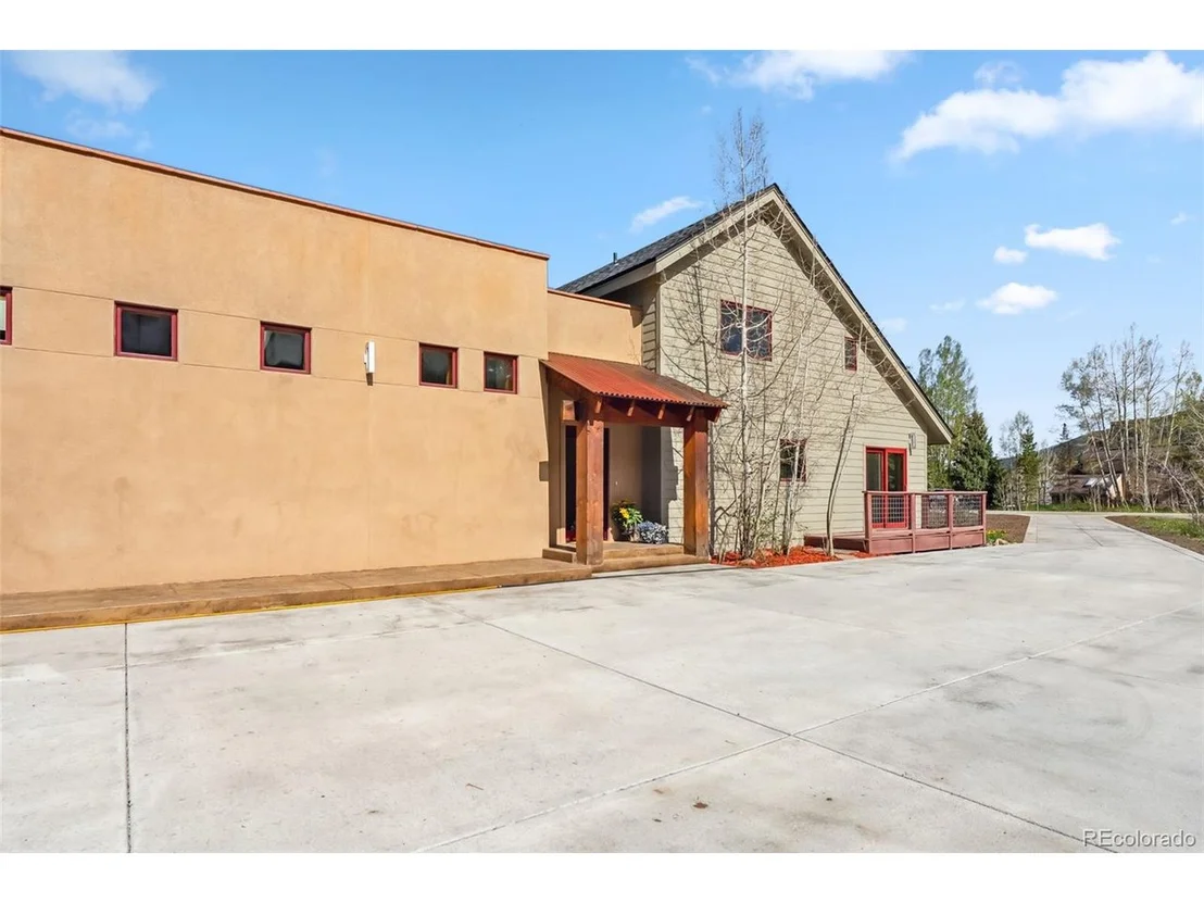 Photo of 475 Vail Cir