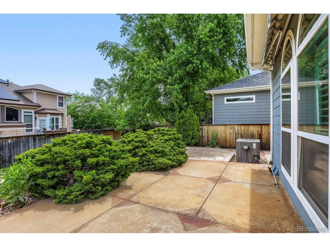 Photo of 9762 Carr Cir