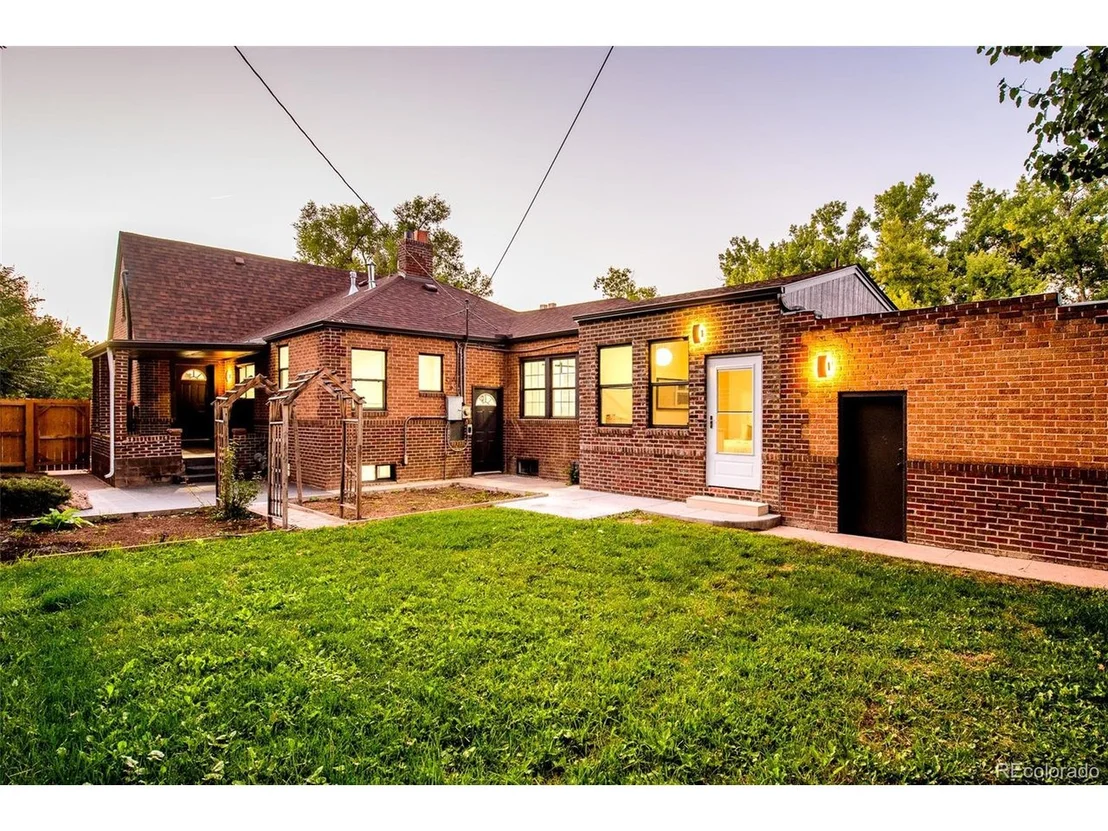 Photo of 1376 Clermont St