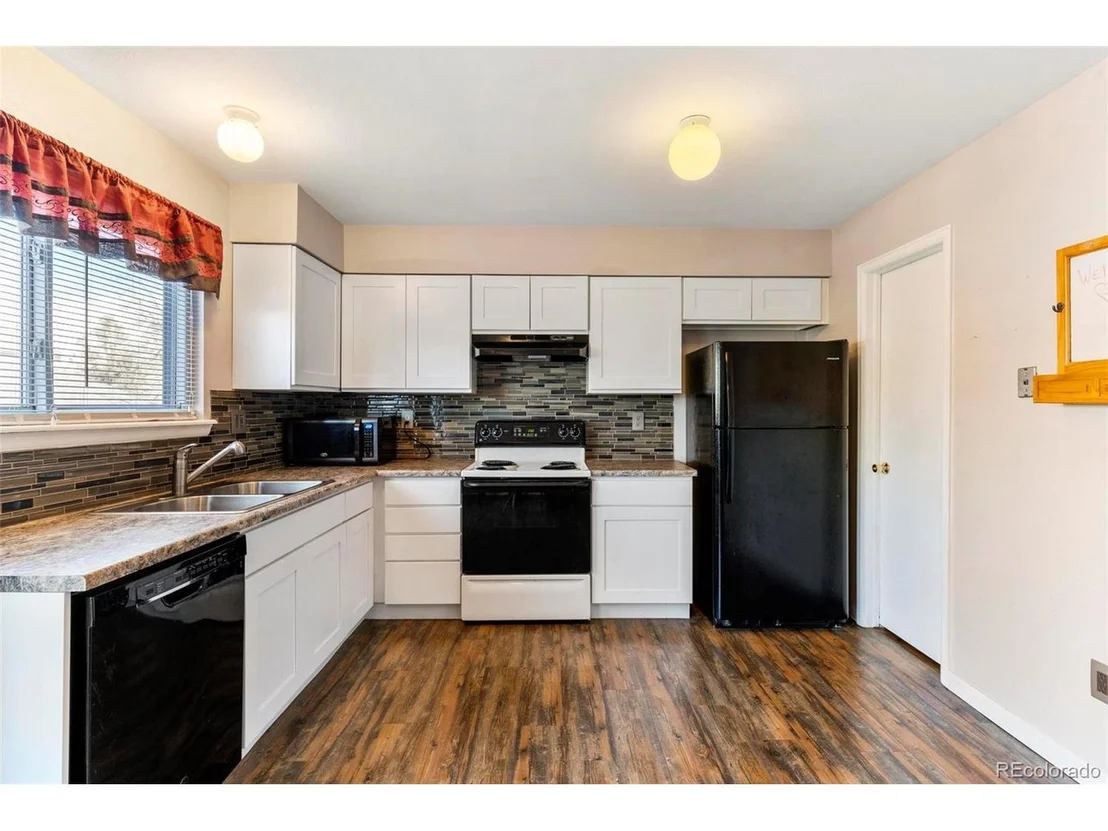 Photo of Unit D at 4249 S Mobile Cir