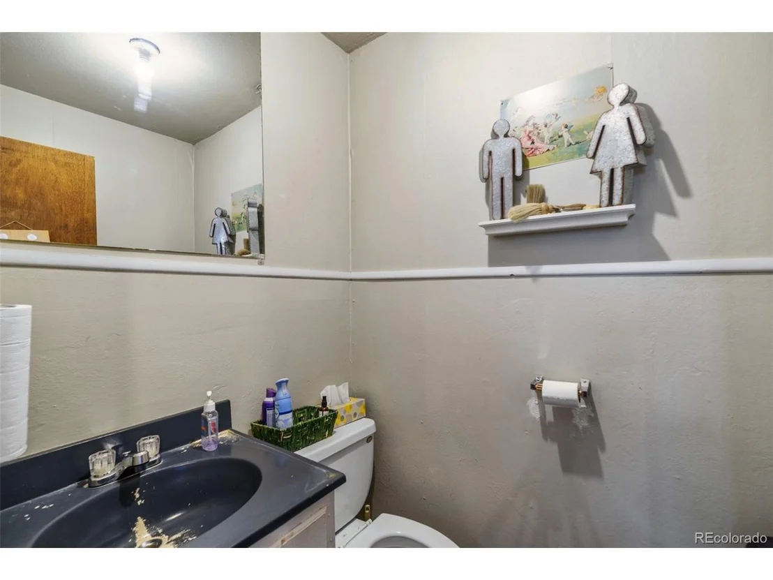 Photo of 104 N 3rd St