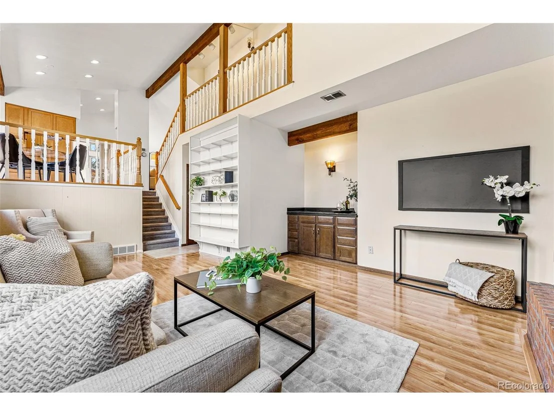 Photo of 572 Blackhawk Rd
