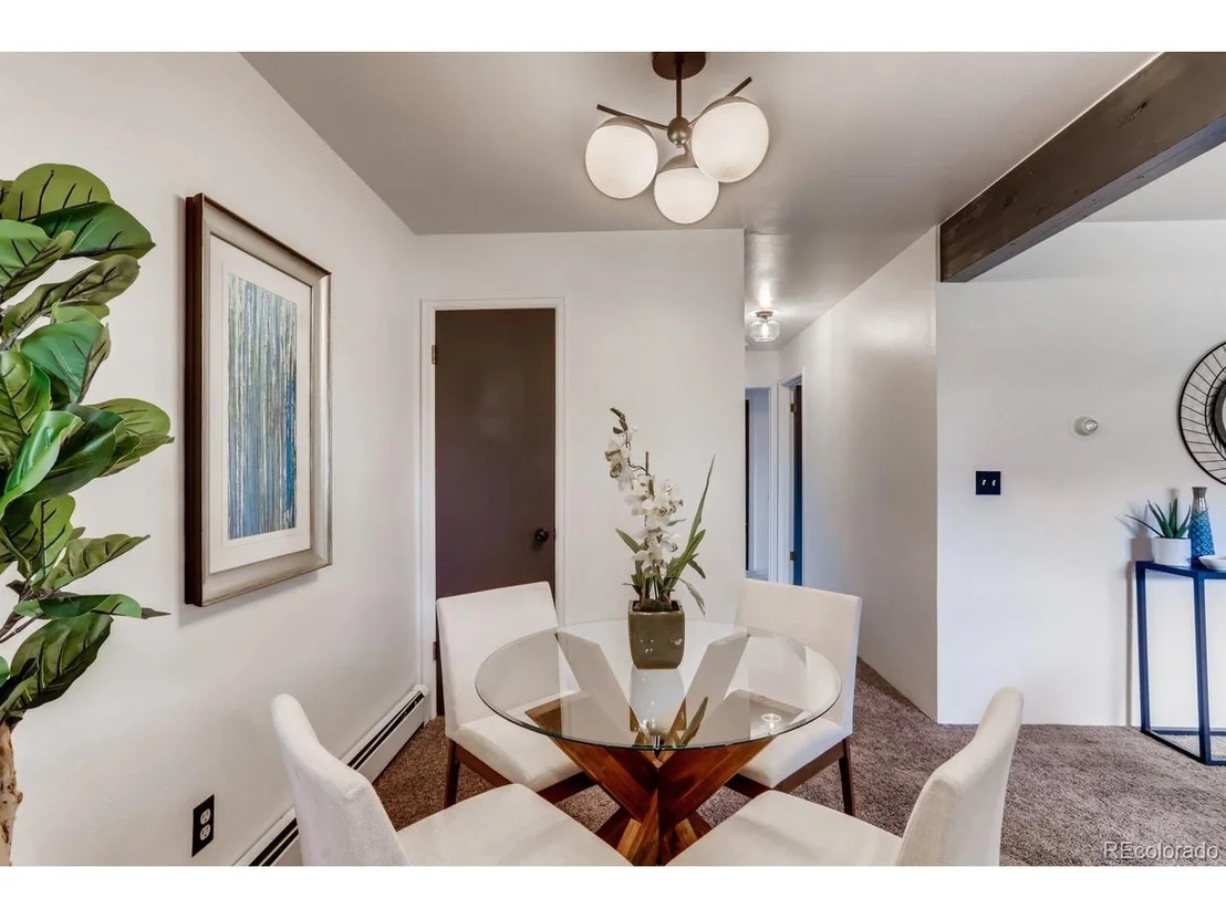 Photo of Unit 113 at 625 Manhattan Pl