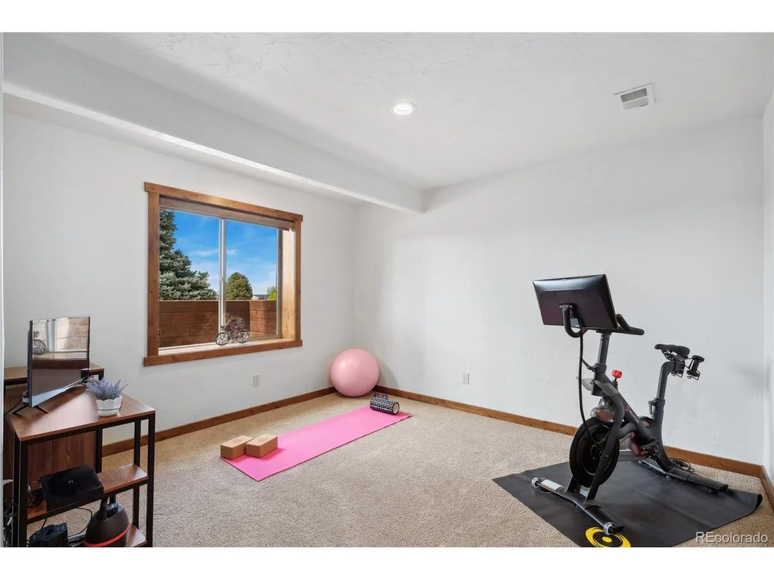 Photo of 5239 Hialeah Dr