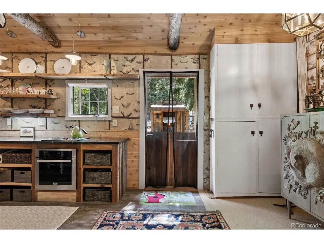 Photo of 3141 Riverside Dr