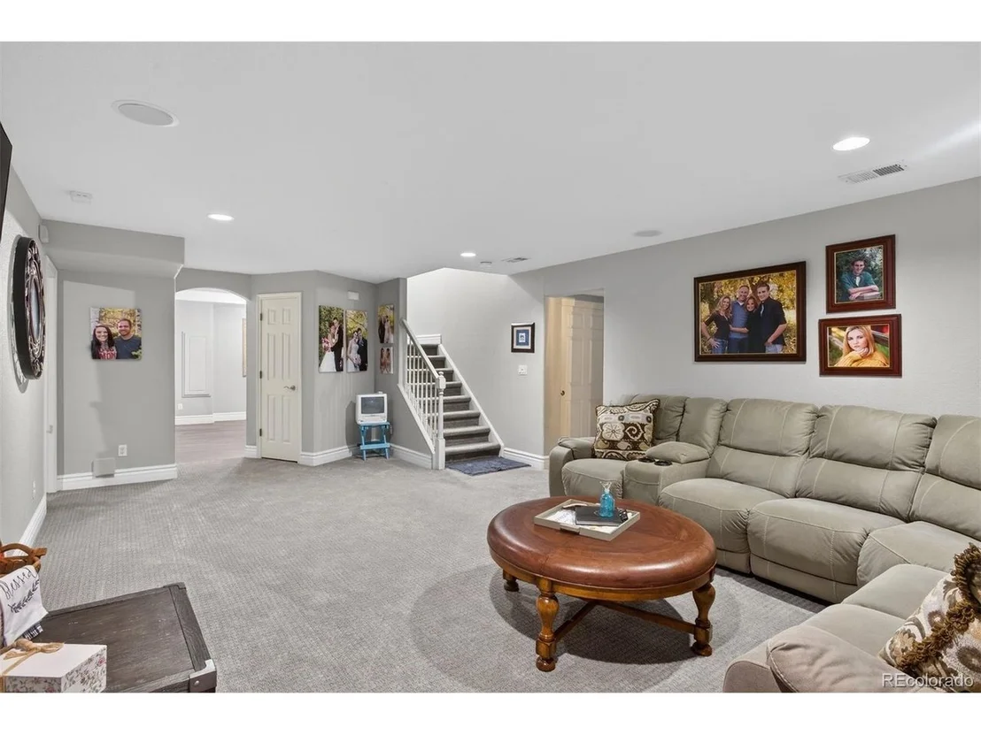Photo of 10060 Matthew Ln