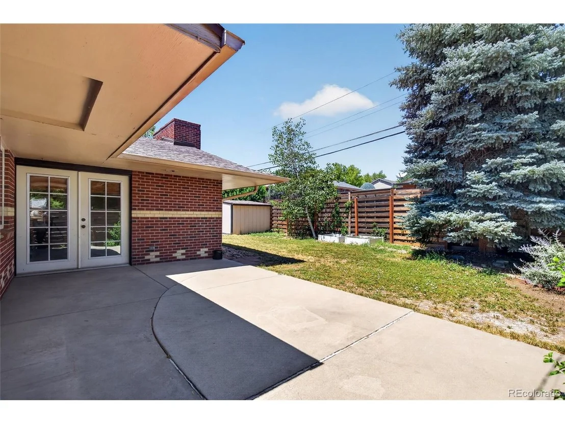 Photo of 7981 Robin Ln