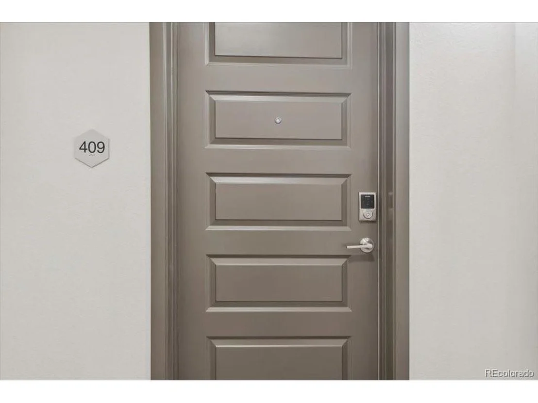 Photo of Unit 1409 at 487 Interlocken Blvd