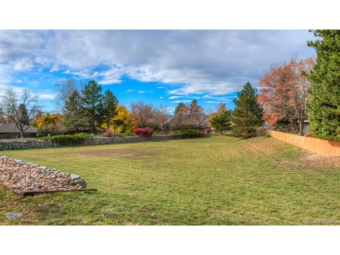 Photo of 592 Spruce Cir