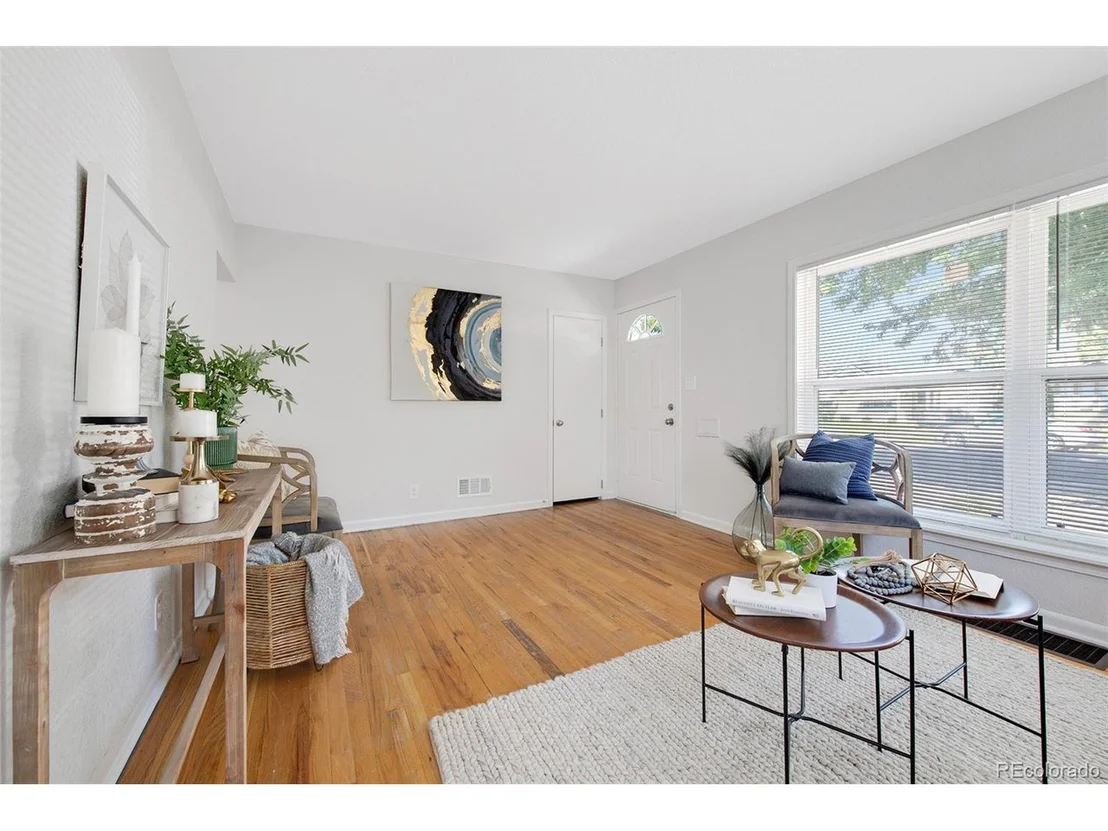 Photo of 2249 Geneva St