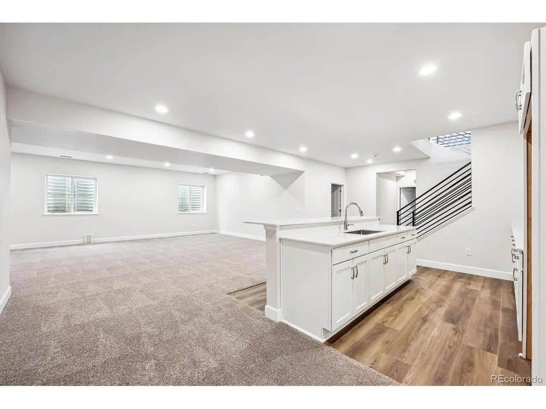 Photo of 5451 Riverbend Ave