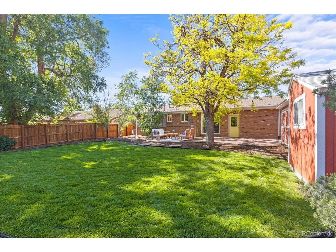 Photo of 3695 Darley Ave