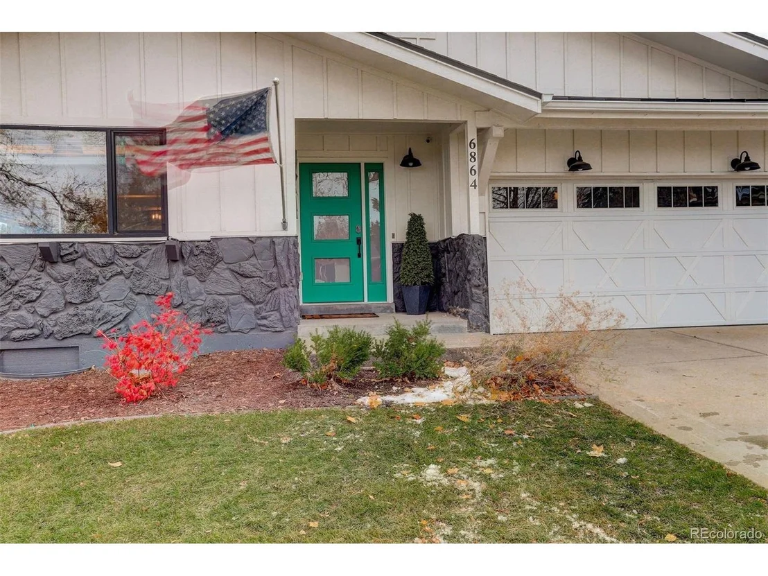 Photo of 6864 W 69th Pl