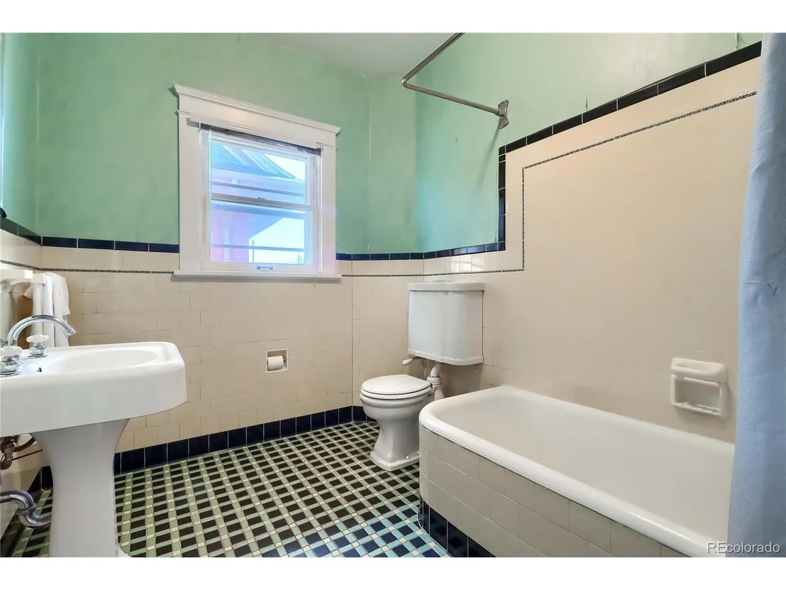 Photo of 3429 Colfax B Pl