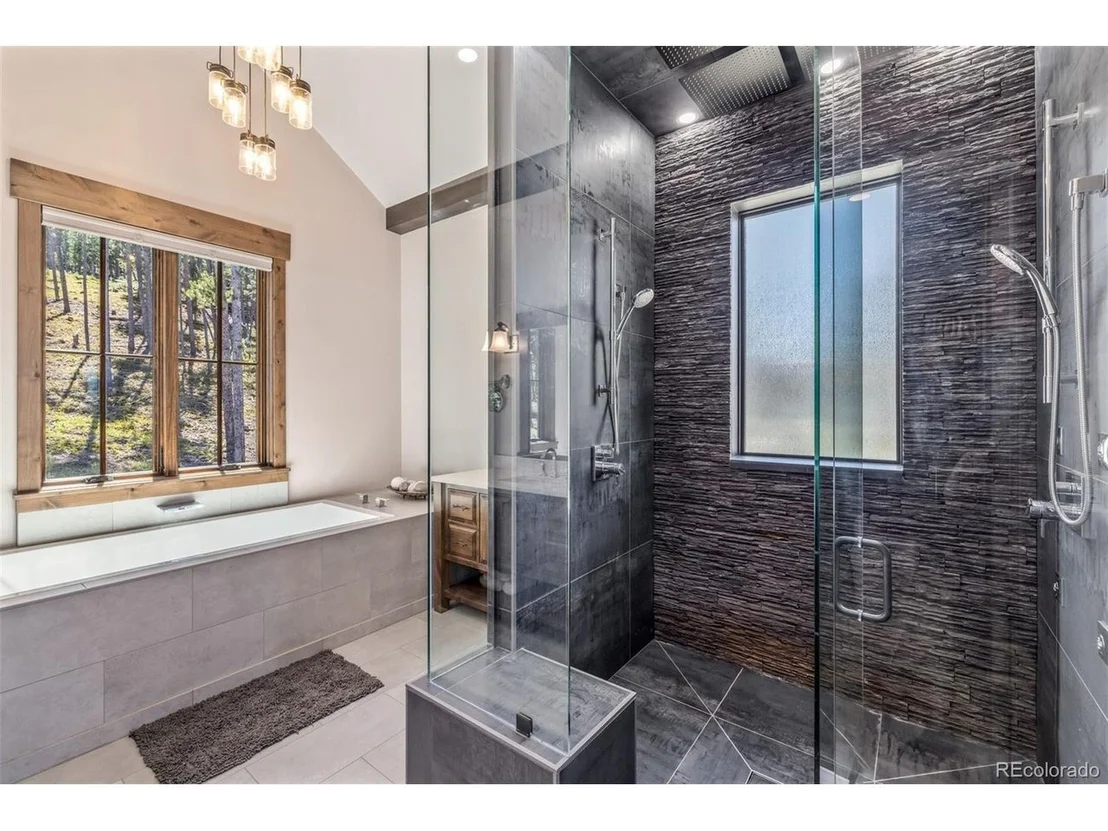 Photo of 242 Point View Pl