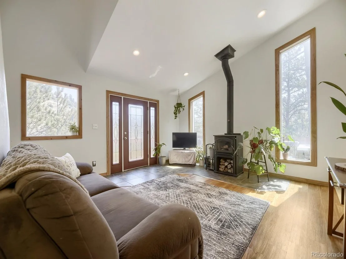 Photo of 1423 Roland Dr