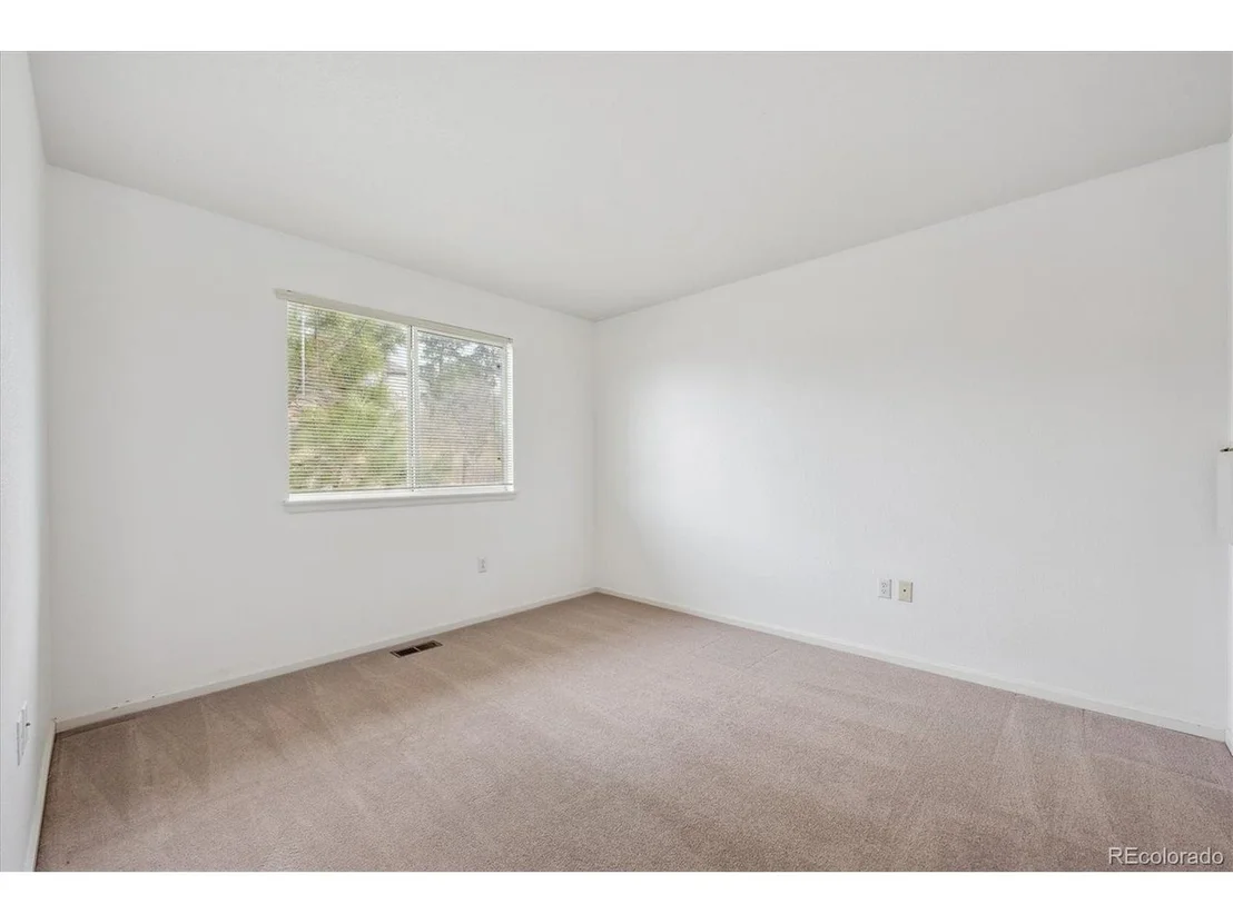Photo of 1879 Foxfield Dr