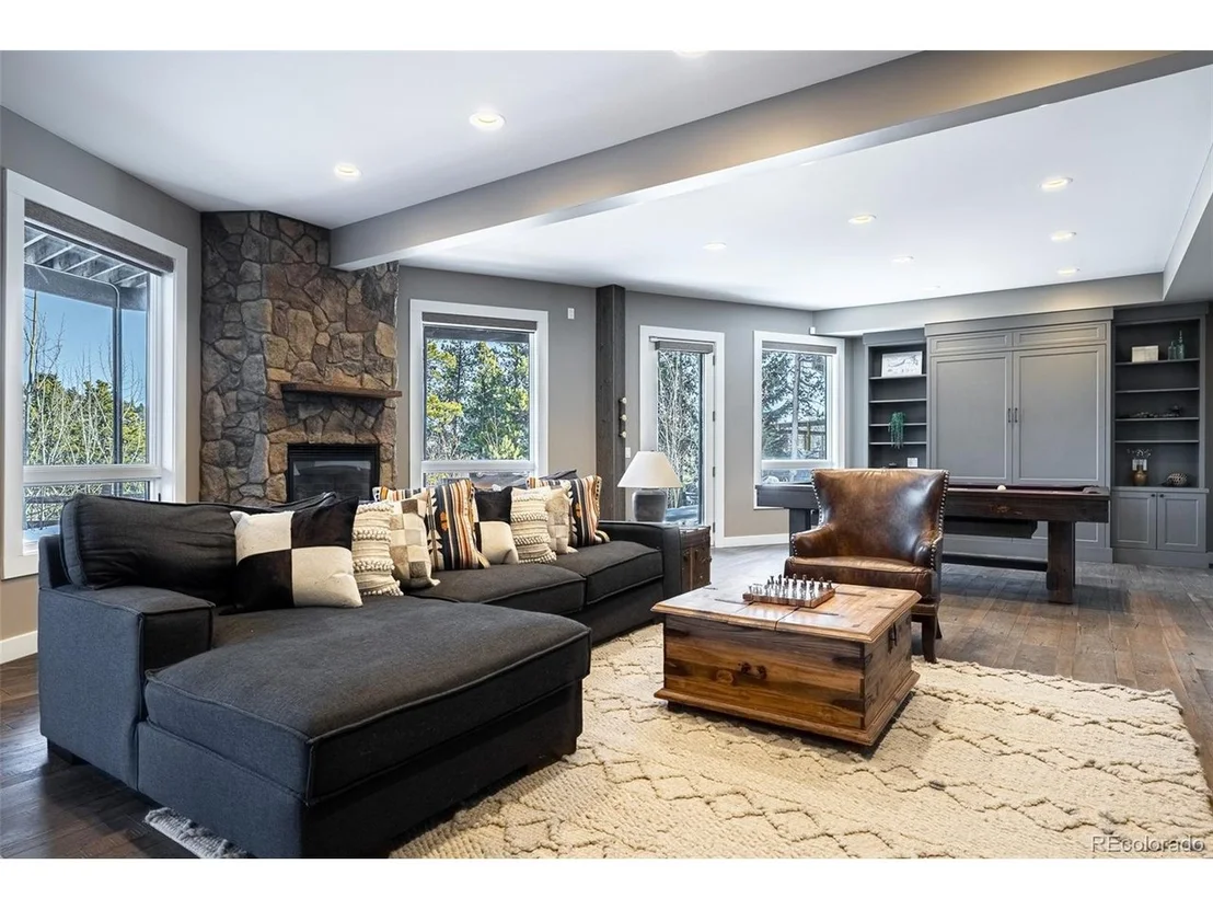 Photo of 275 Alpine Dr